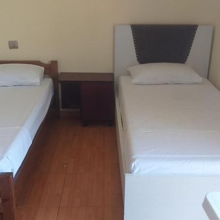 Holidays In Saranda Exterior photo